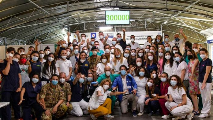 hub vaccinale della Caserma Brigata Garibaldi