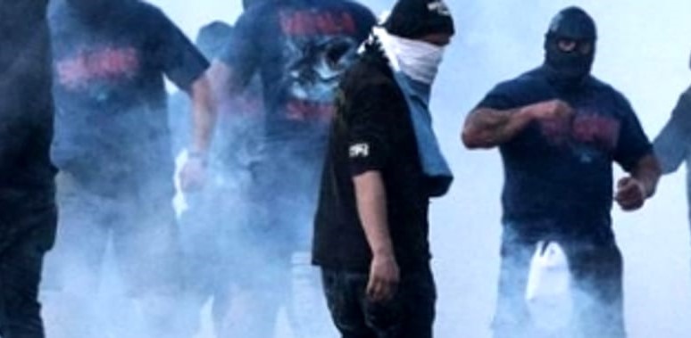 scontri-tifosi-calcio-violento