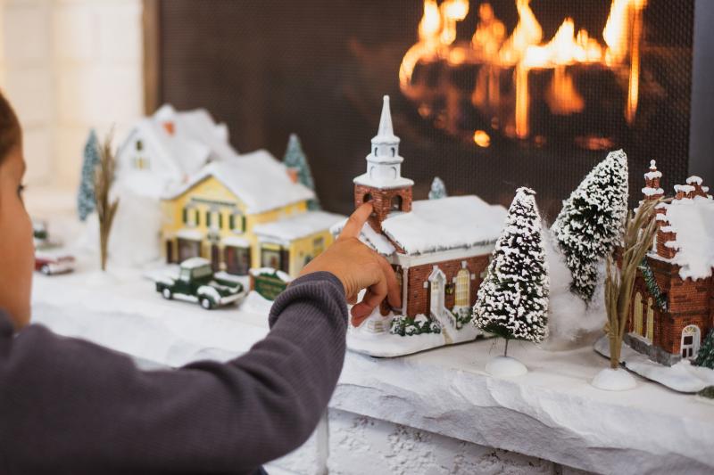349468-800x533-xmas-village-1340989105