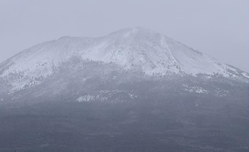 neve-vesuvio-2025